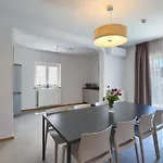 Nimi Villa *