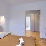 Nimi Villa *