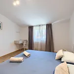 Nimi Villa Pula