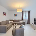 Nimi Villa Pula