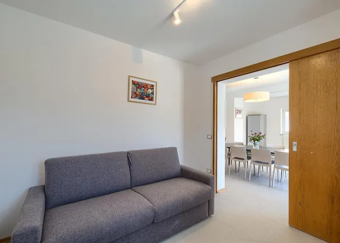 Nimi Villa